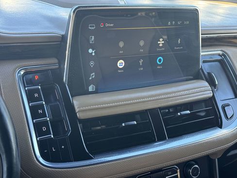 Used 2024 Chevrolet Suburban Premier w/ Advanced Technology Package image 23