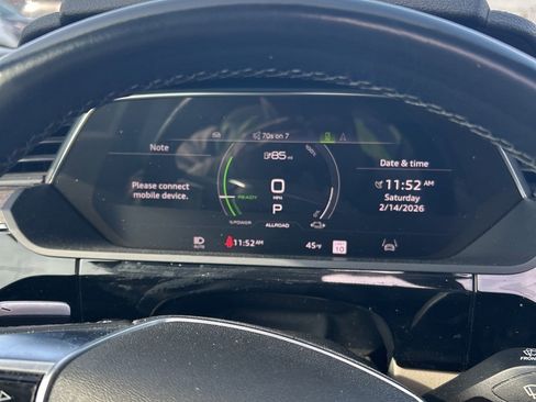 Used 2022 Audi e-tron Premium Plus w/ Premium Plus Package image 19