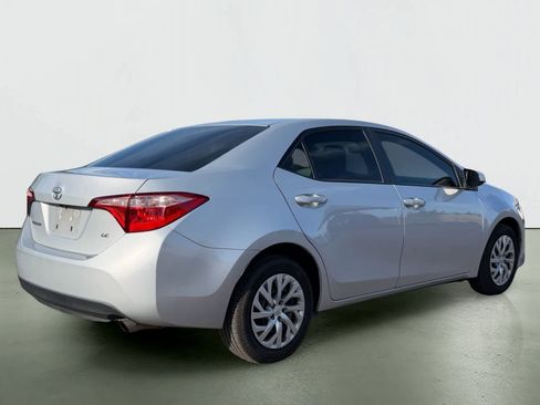 Used 2019 Toyota Corolla LE w/ Carpet Mat Package (TMS) FWD image 5