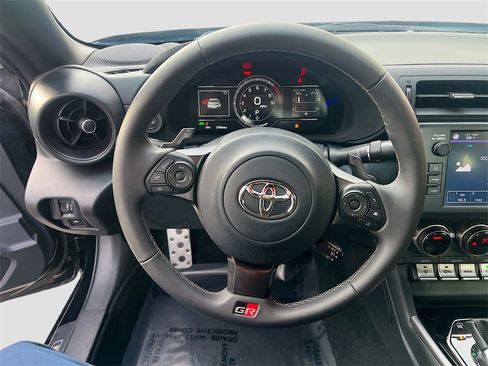 Used 2025 Toyota GR86 Premium image 11