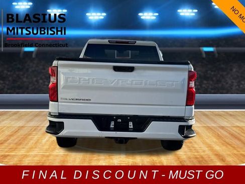 Used 2023 Chevrolet Silverado 1500 Custom image 5