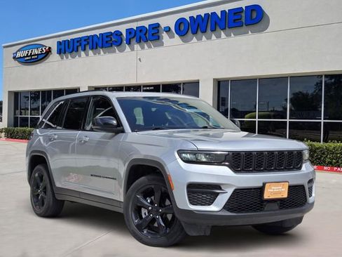 Certified 2023 Jeep Grand Cherokee Altitude RWD image 1