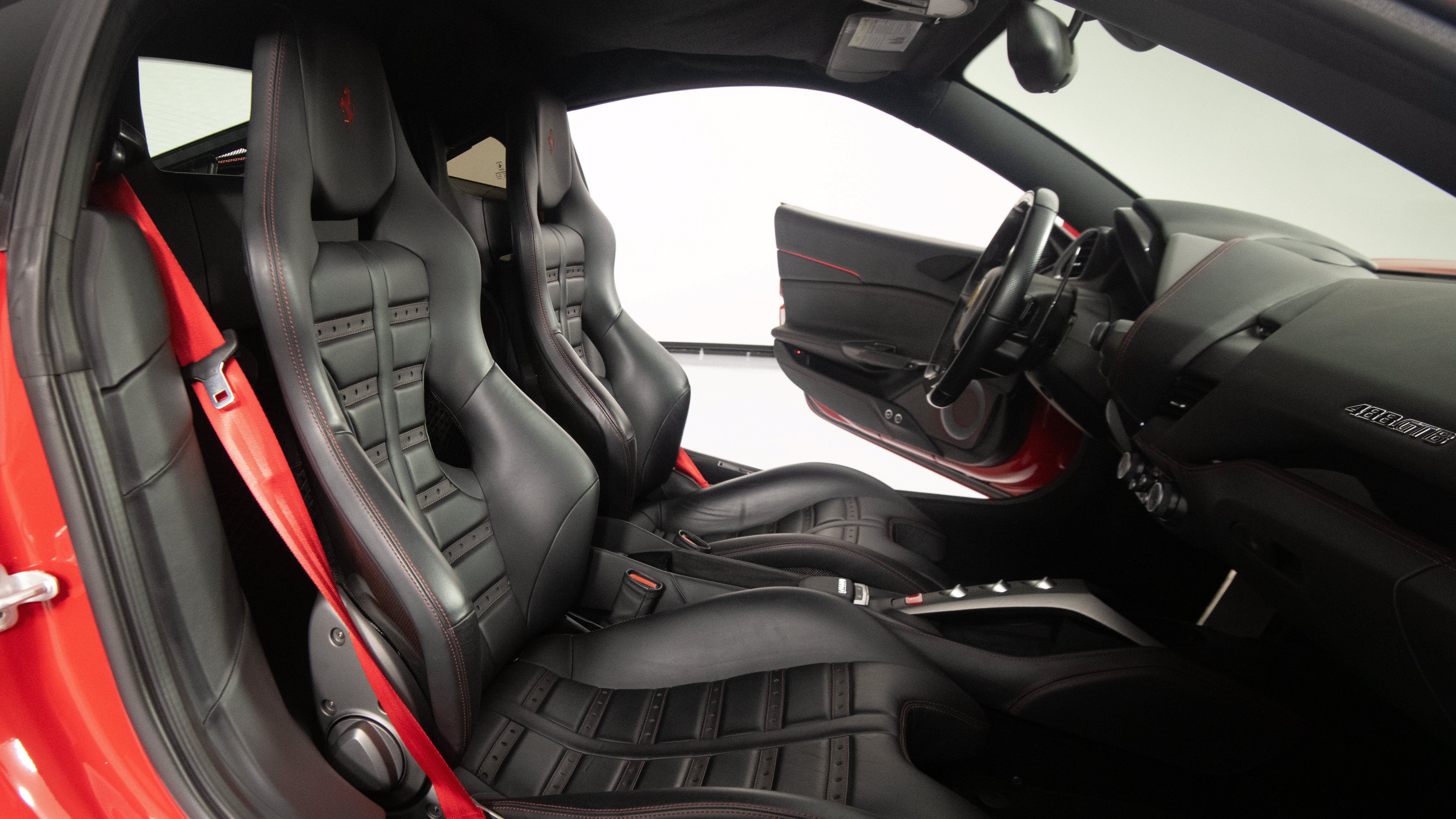 Certified 2018 Ferrari 488 GTB RWD image 37
