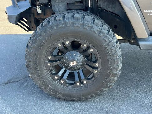 Used 2014 Jeep Wrangler Unlimited Sahara w/ Connectivity Group image 14