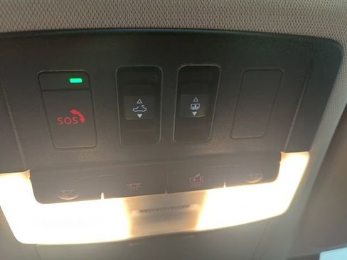 Used 2022 Nissan Pathfinder Platinum w/ Cargo Package AWD/4WD image 17
