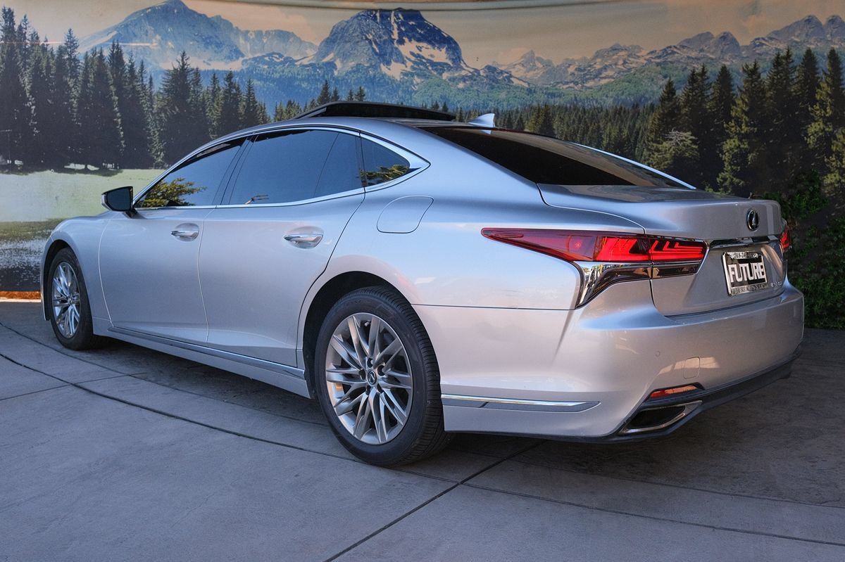 Used 2018 Lexus LS 500 w/ Accessory Package (Z2) RWD image 4