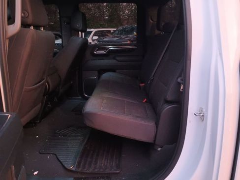 Used 2024 Chevrolet Silverado 3500 LT image 11