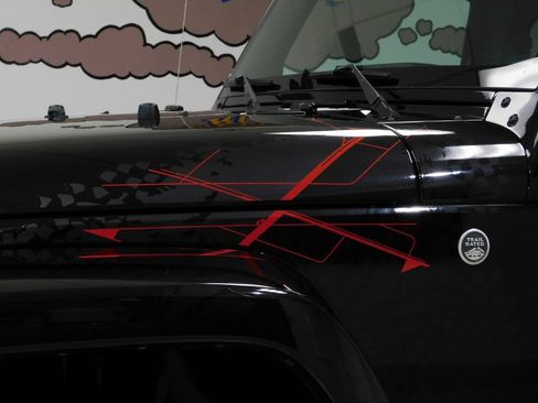 Used 2016 Jeep Wrangler Unlimited Sahara image 22