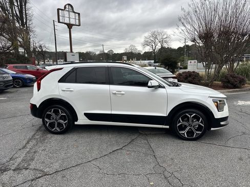Used 2023 Kia Niro EX Touring image 5