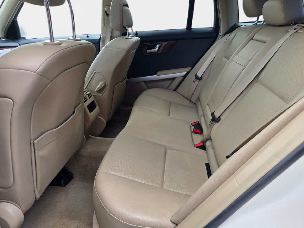 Used 2011 Mercedes-Benz GLK 350 2WD image 16