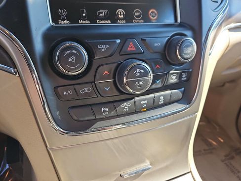 Used 2015 Jeep Grand Cherokee Overland w/ Advanced Technology Group image 20