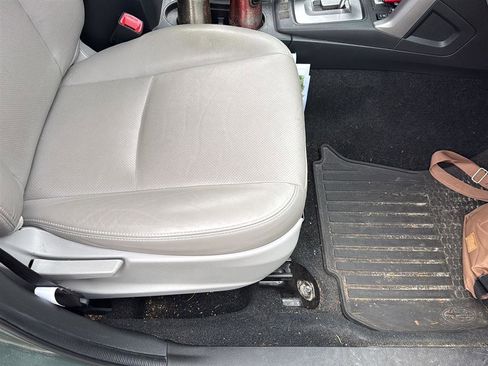 Used 2016 Subaru Forester 2.5i Limited AWD/4WD image 4