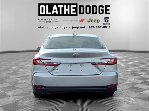 Used 2025 Toyota Camry XLE image 24