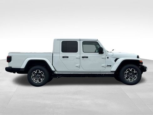 New 2026 Jeep Gladiator Sport AWD/4WD image 8