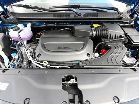 New 2026 Chrysler Pacifica Select FWD image 17