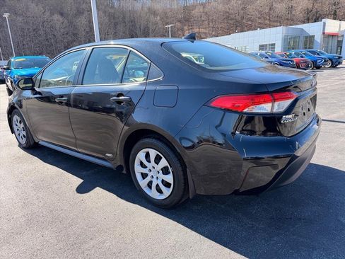 Used 2023 Toyota Corolla LE image 7