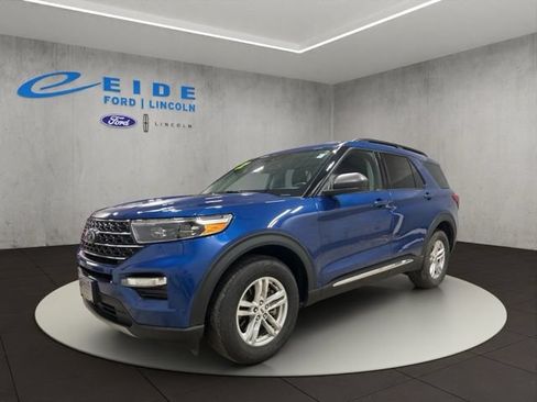 Used 2022 Ford Explorer XLT w/ Equipment Group 202A AWD/4WD image 5