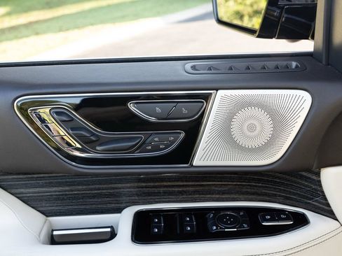 Used 2022 Lincoln Navigator L Black Label AWD/4WD image 19