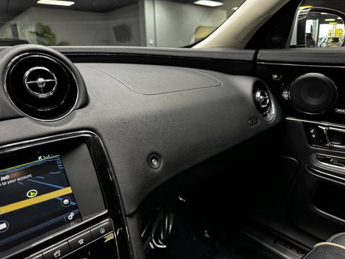 Used 2016 Jaguar XJ R-Sport image 25