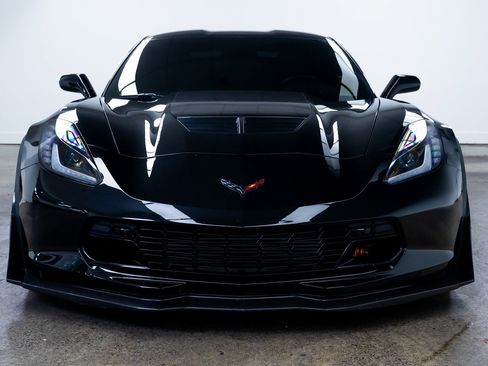 Used 2016 Chevrolet Corvette Z06 w/ 3LZ Preferred Equipment Group image 2