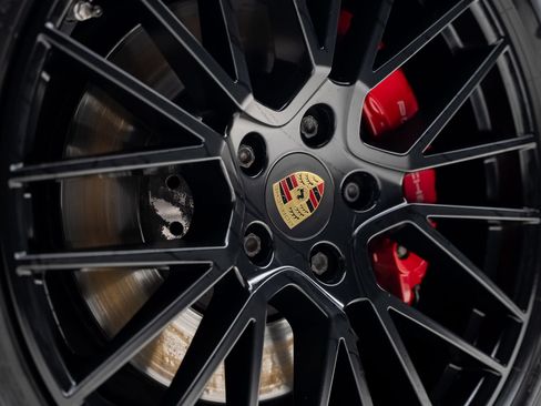 Used 2022 Porsche Cayenne GTS AWD/4WD image 22