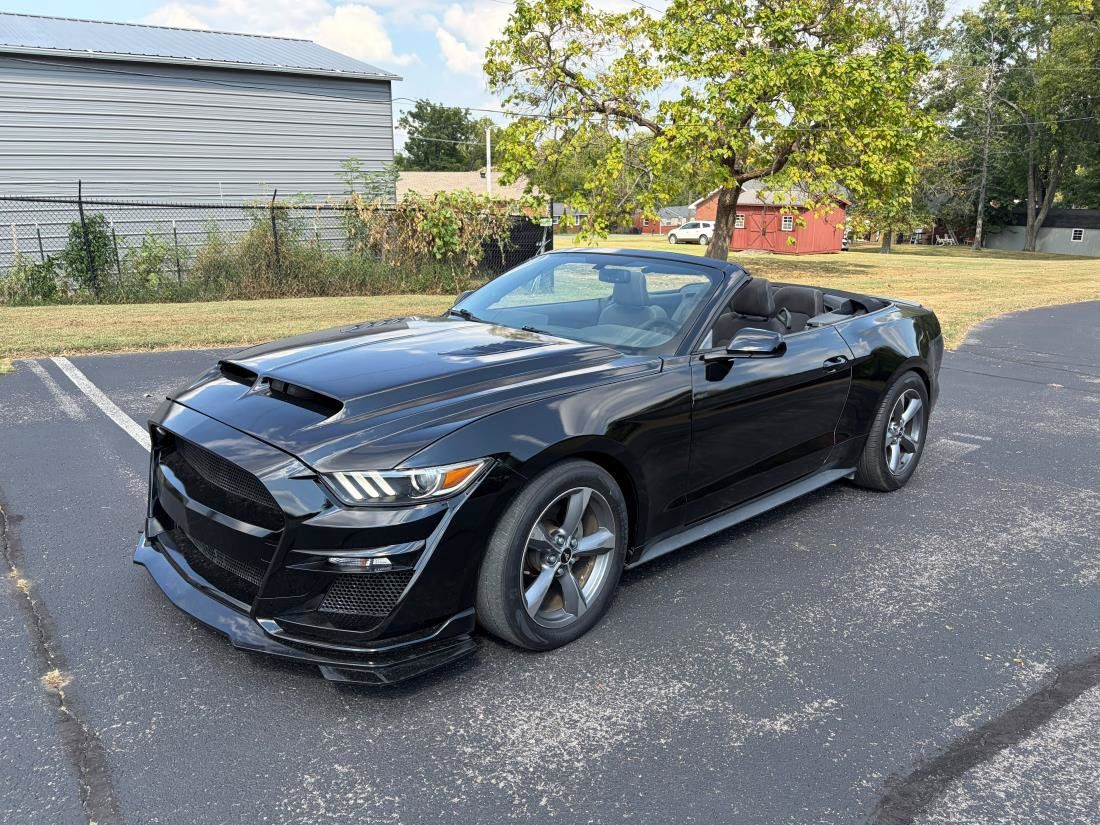 Used 2015 Ford Mustang Convertible w/ Equipment Group 051A RWD image 11