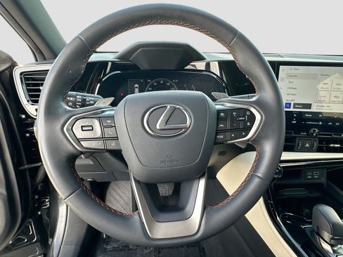 Used 2023 Lexus NX 250 FWD w/ Towing Package (2000 Lbs) image 11