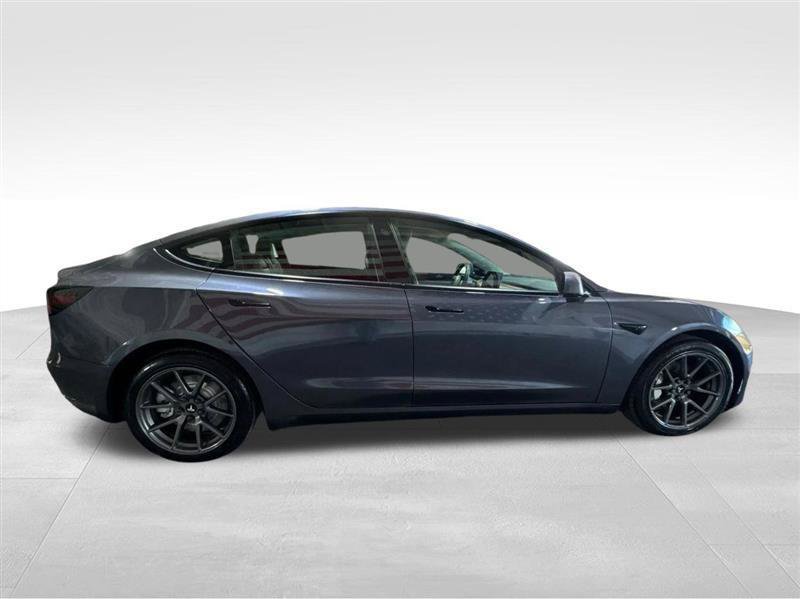 Used 2023 Tesla Model 3 Standard Range RWD image 4