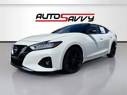 Used 2023 Nissan Maxima SR w/ Sport Mat Group image 3