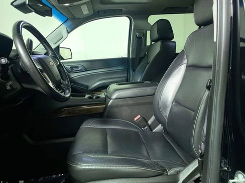 Used 2017 Chevrolet Suburban LT image 5