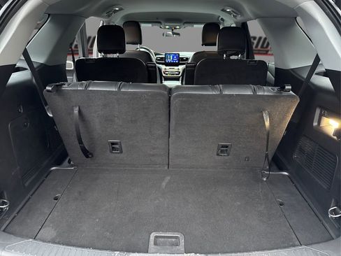 Used 2022 Ford Explorer XLT w/ Equipment Group 202A image 11