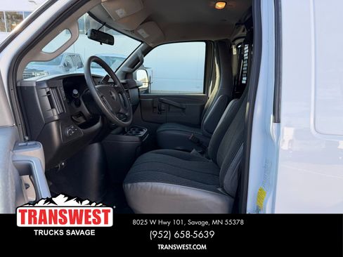 Used 2024 GMC Savana 2500 w/ Driver Convenience Package image 12