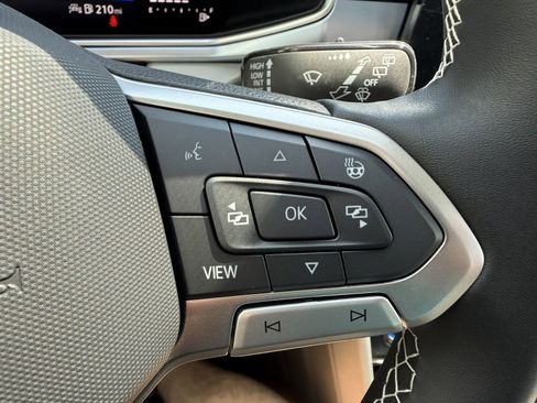 New 2026 Volkswagen Taos SE AWD/4WD image 16