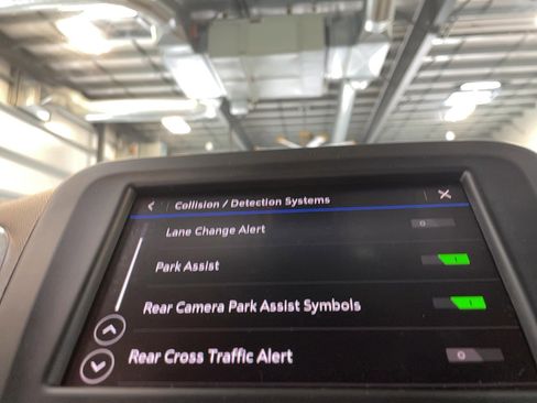 Used 2020 Chevrolet Equinox LT image 12