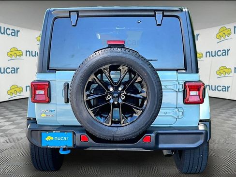 Used 2023 Jeep Wrangler Unlimited Sahara AWD/4WD image 5