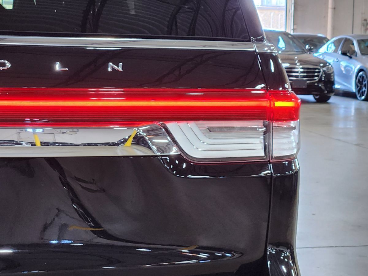 Used 2022 Lincoln Navigator Reserve AWD/4WD image 22