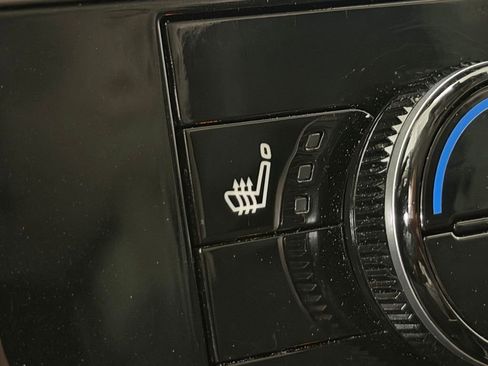 Used 2023 Nissan Pathfinder SV image 25