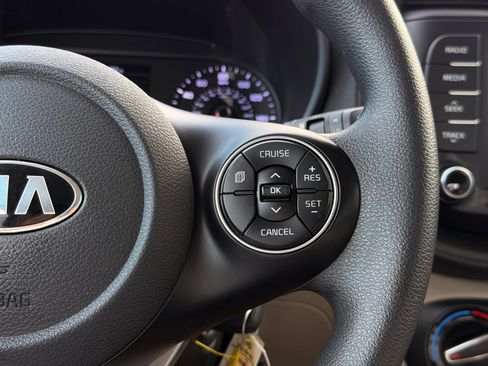 Used 2020 Kia Soul LX FWD image 28