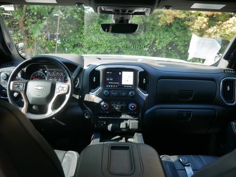 Used 2021 Chevrolet Silverado 1500 High Country w/ Technology Package image 10