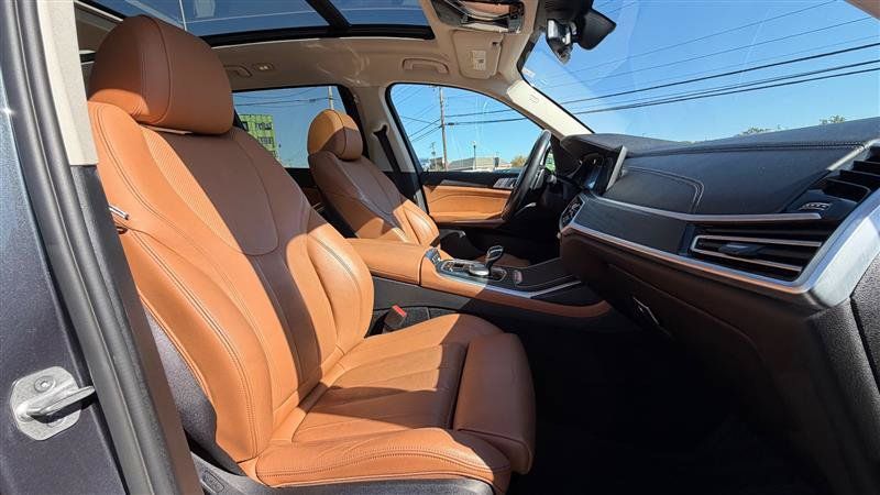 Used 2021 BMW X7 xDrive40i w/ Premium Package 2 AWD/4WD image 38