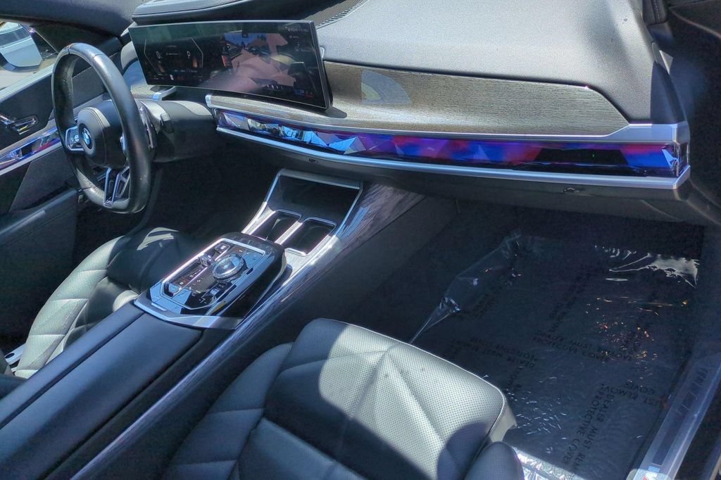 Used 2023 BMW 740i w/ Parking Assistance Package RWD image 19