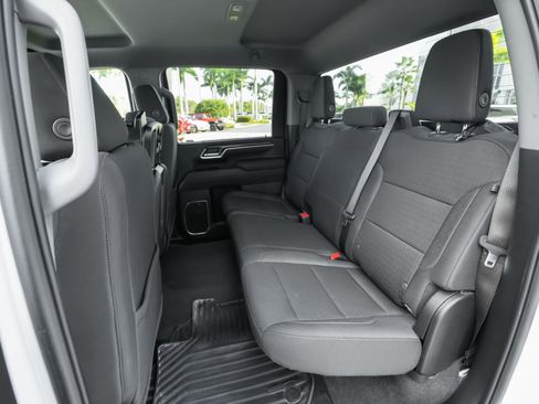 Used 2025 Chevrolet Silverado 2500 LT w/ Convenience Package image 34