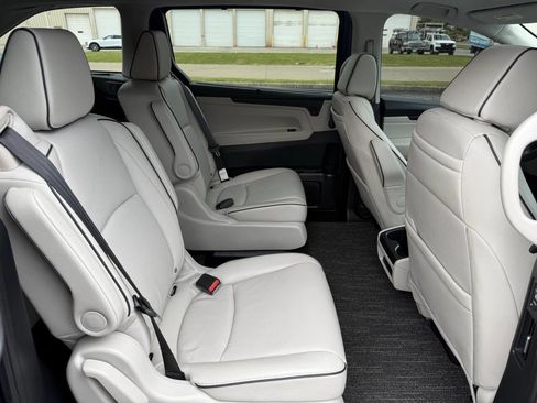 Used 2025 Honda Odyssey Touring image 24