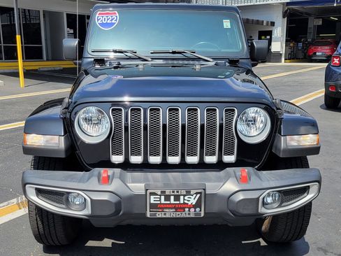 Used 2022 Jeep Wrangler Unlimited Sahara w/ Cold Weather Group AWD/4WD image 33