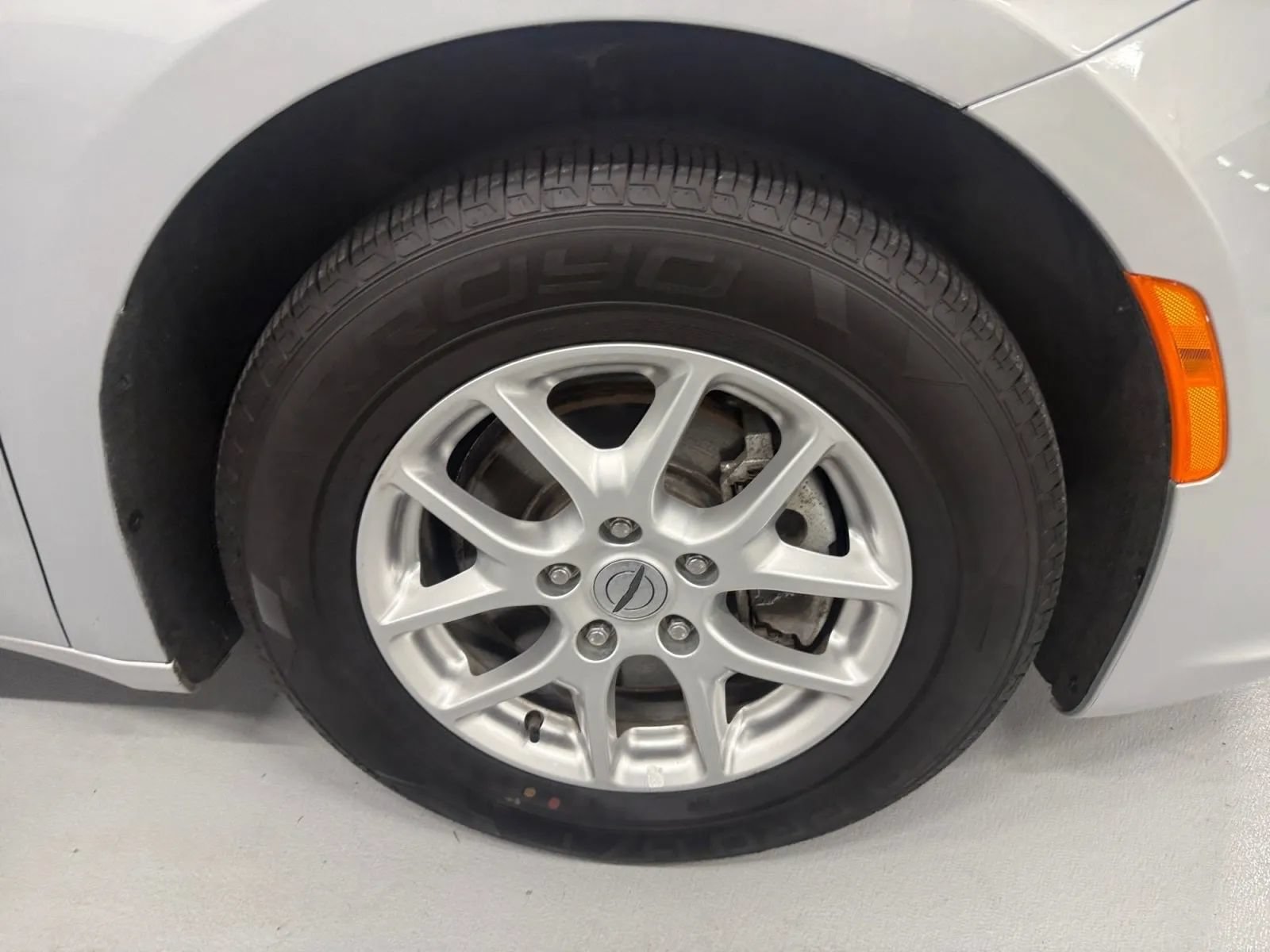 Used 2023 Chrysler Pacifica Touring-L FWD image 39