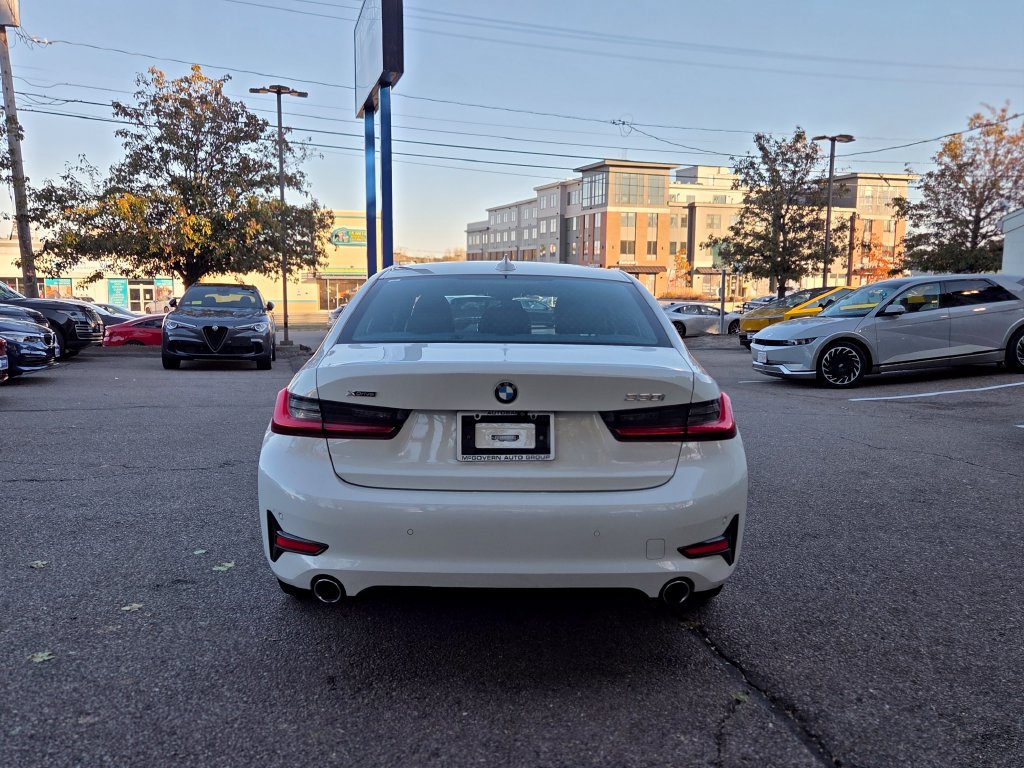 Used 2019 BMW 330i xDrive Sedan w/ Driving Assistance Package AWD/4WD image 5