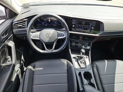 Used 2023 Volkswagen Jetta SE FWD image 11