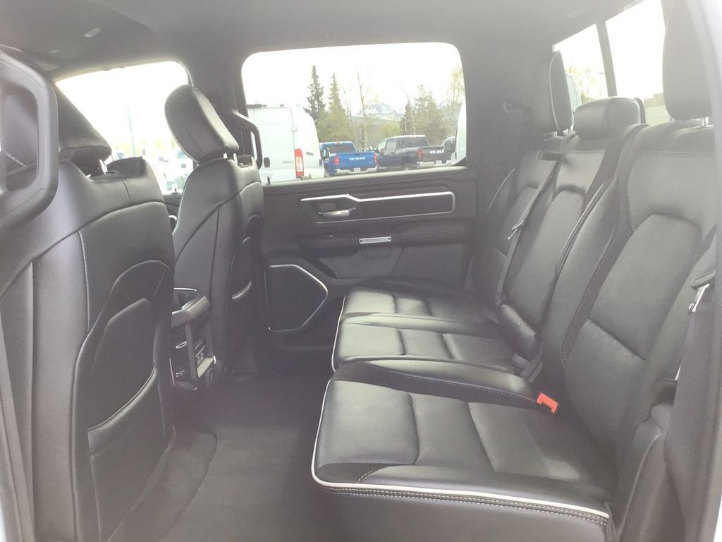 Used 2025 RAM 1500 Laramie AWD/4WD image 17