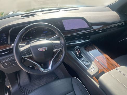 Certified 2022 Cadillac Escalade Premium Luxury w/ Performance Package AWD/4WD image 9