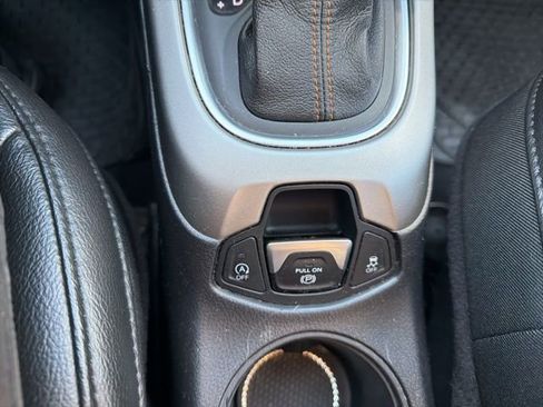 Used 2018 Jeep Compass Latitude w/ Popular Equipment Group image 22